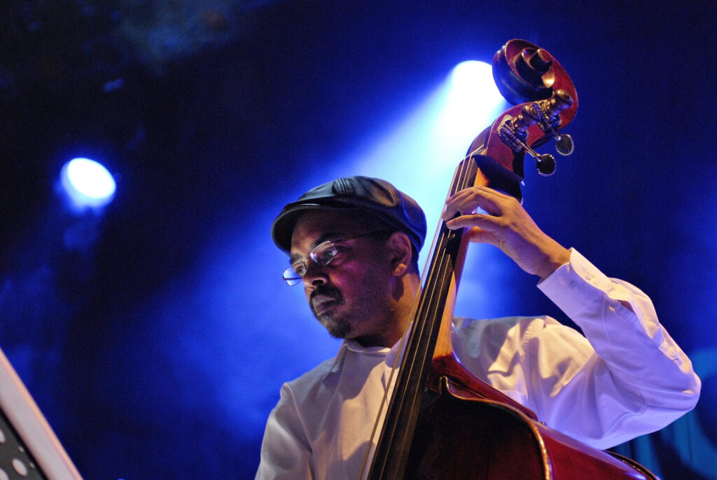 Gary Crosby performing with Abram Wilson at the Indigo2, London on 3 August 2007.  © Howard Denner / Retna UK.  Credit all uses